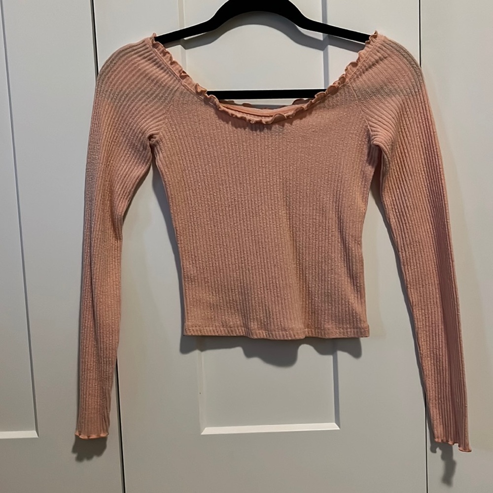 Pink long sleeve crop top